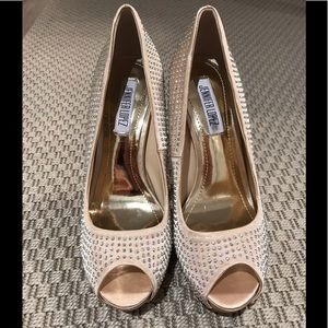Jennifer Lopez champagne crystal peep toe pumps